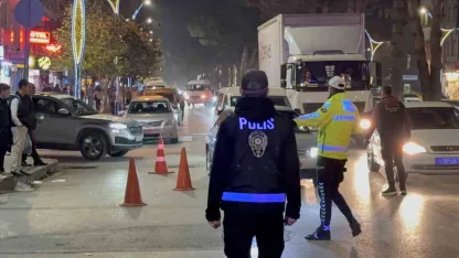 Tatvan’da Şok Uygulama: 953 Kişi ve 292 Araç Denetlendi