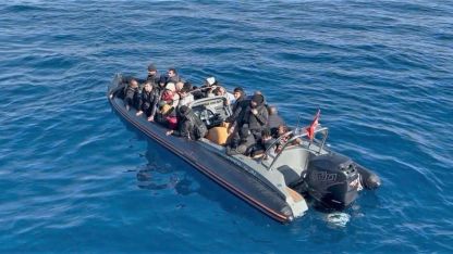 Urla açıklarında 28 düzensiz göçmen yakalandı