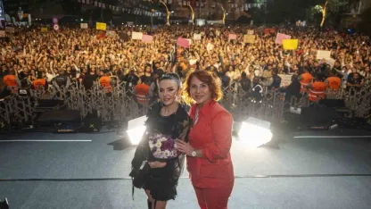 4. Uluslararası Tarsus Festivalinde Fatma Turgut rüzgarı