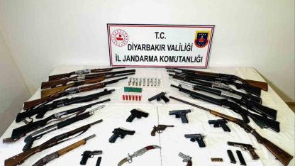 Jandarma ekiplerinden silah ve kaçakçılık operasyonu