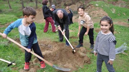 Milli Ağaçlandırma Günü’nde Salihli’de 600 fidan toprakla buluştu