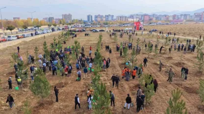 Muş’ta 20 bin fidan toprakla buluşturuldu