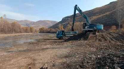 Çatıksu köyünde dere yatağı temizlendi