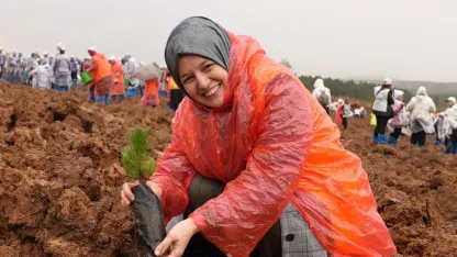 TÜRGEV’li gençler Milli Ağaçlandırma Günü’nde Yeşil Vatan için kenetlendi