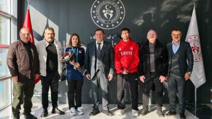 Şampiyonlara coşkulu karşılama