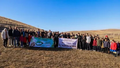 300 fidan toprakla buluştu