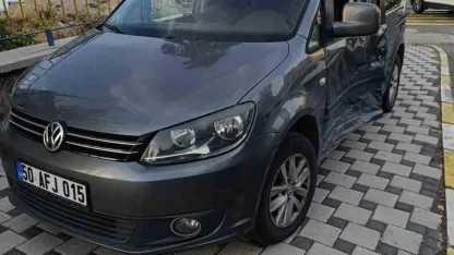 Kazada savrulan araç kaldırımdaki yayaya çarptı: 1 ağır yaralı