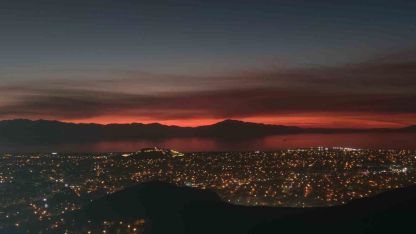 Van’da büyüleyici günbatımı: Gökyüzü kızıla boyandı, kartpostallık manzaralar ortaya çıktı