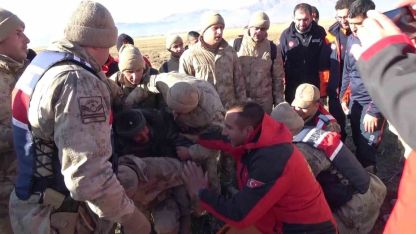 Çoban kendisini koyunların arasında sıcaklığını muhafaza ederek hayatta kalmış