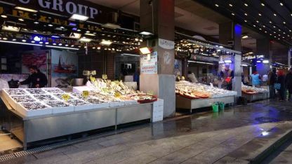 Karadeniz son 35 yılın en bereketli hamsi sezonunu yaşıyor