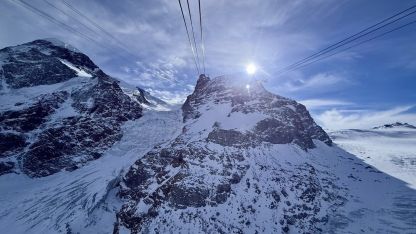 Alp Dağları’nın zirvesinde masal gibi görüntüler