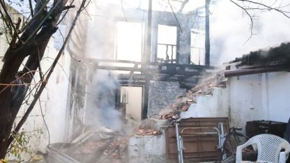 Menteşe’deki yangında 2 ev kullanılmaz hale geldi