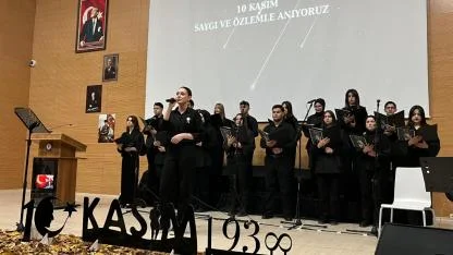 Atatürk’ü Anma programı duygusal anlara sahne oldu