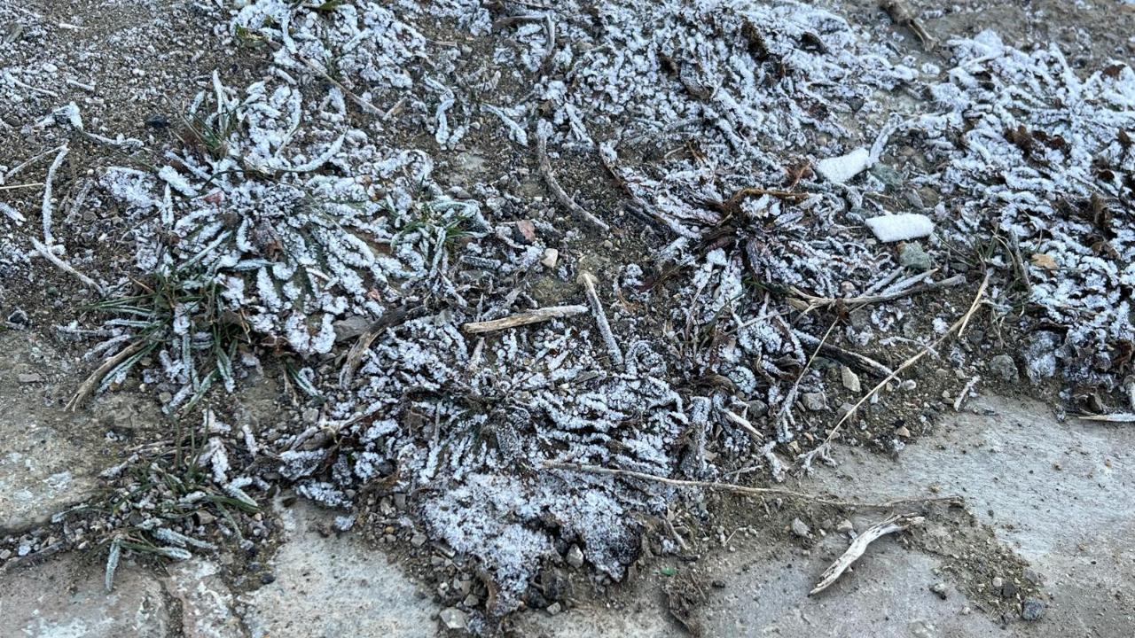 Bayburt sabahları kırağı ile uyanıyor