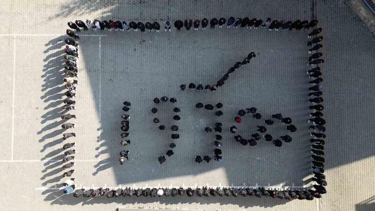 Bayburt&#039;ta ‘1938’ koreografisi...