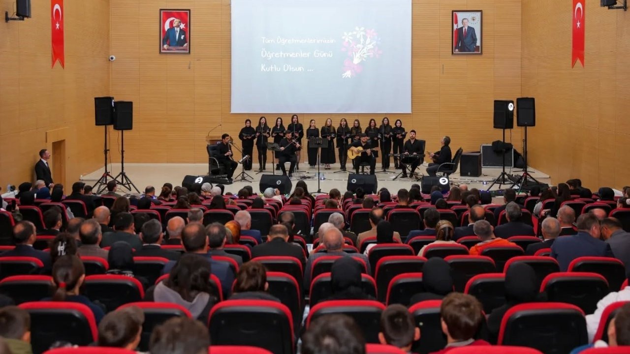 Bayburt&#039;ta Öğretmenler Günü heyecanı
