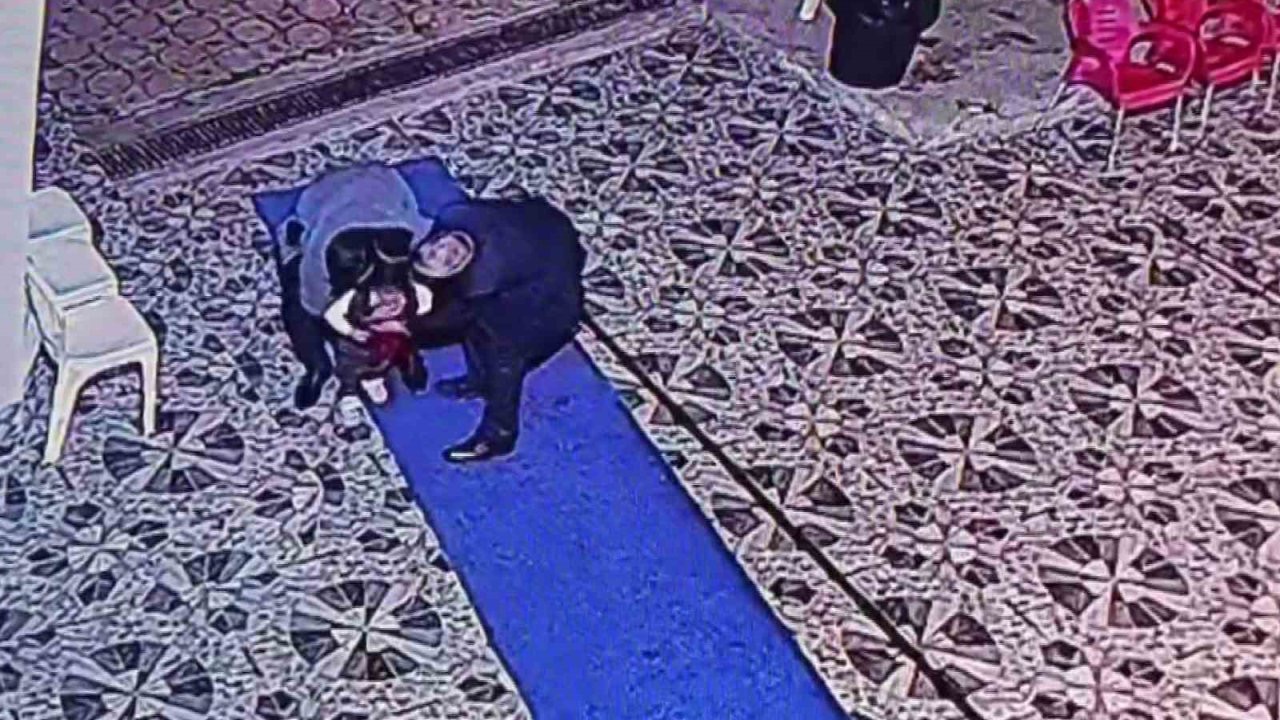 Düğünde boğazına şeker kaçan çocuk, gazetecinin &quot;Heimlich manevrası&quot; uygulamasıyla kurtarıldı