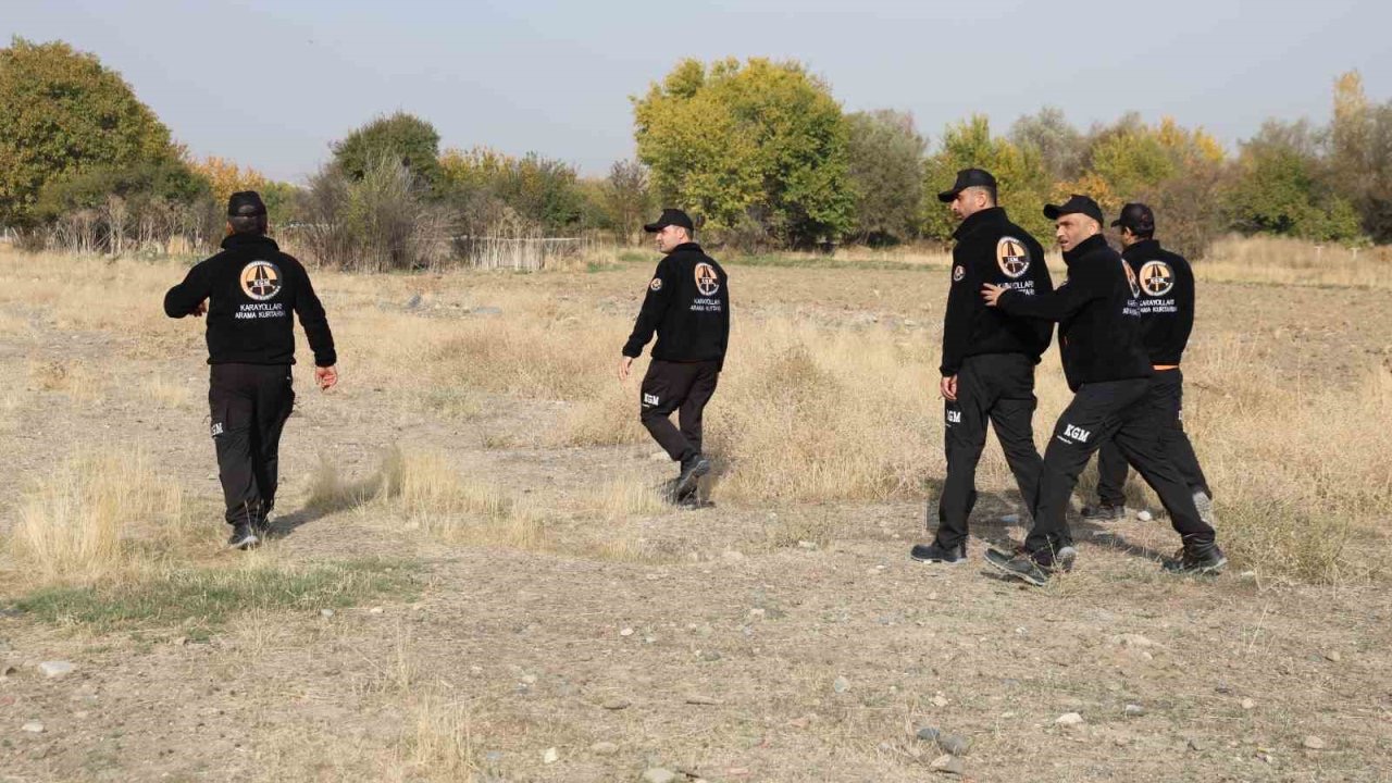 Elazığ’da kayıp çocuğu 250 kişilik ekip arıyor