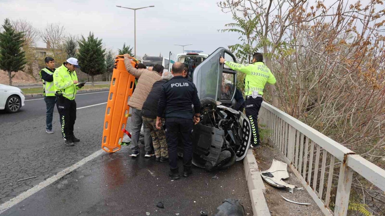 Elektrikli otomobile çarptı, savunması ’pes’ dedirtti: &quot;Küçük olduğu için çaptım, büyük olsa çarpmazdım&quot;