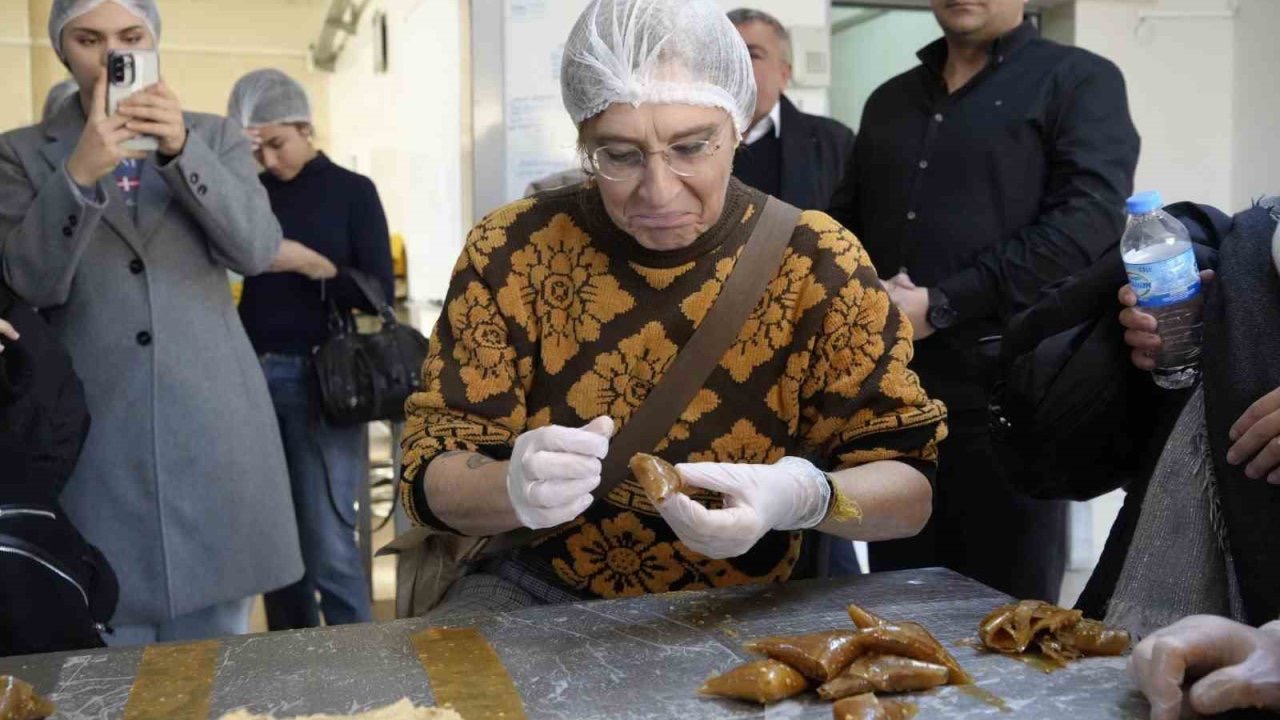 İtalyan Erasmus öğrencileri Gümüşhane’de pestil-köme ustası oldu