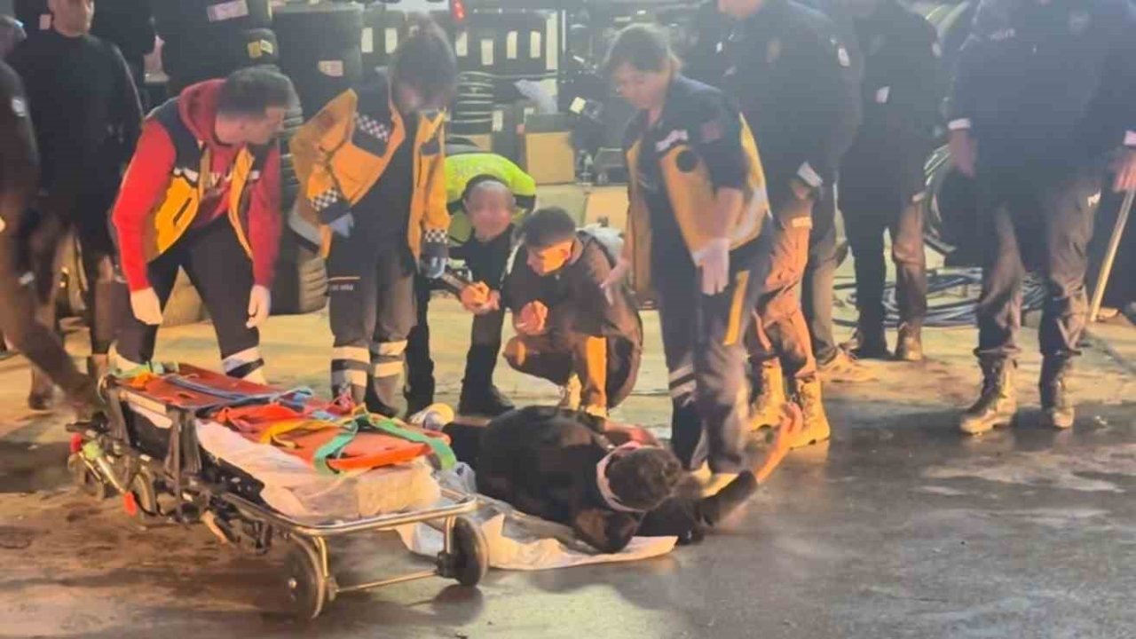 Kaçan sürücü polis aracına çarptı: 2 yaralı