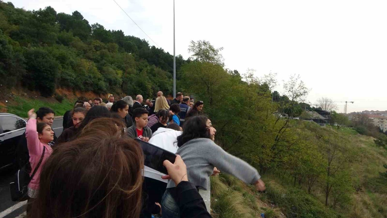 Kartal’da 1O Kasım’da anlamlı etkinlik: Öğrenciler doğaya 1938 tohum topu bıraktı