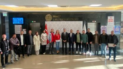 Spor yarışmalarında dereceye giren öğretmenler ödüllendirildi