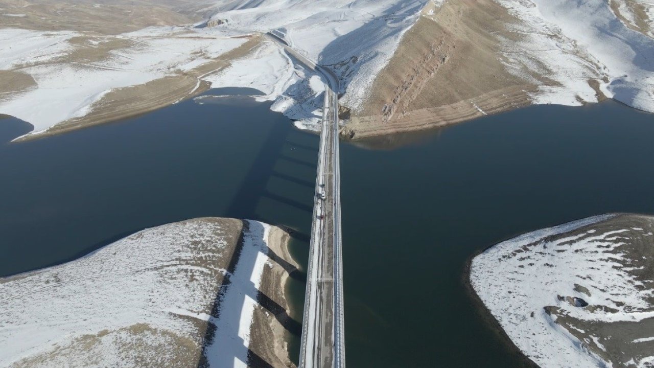 Turnaçayırı Barajı’nda masalsı kış: Kar yağışı manzarayı değiştirdi