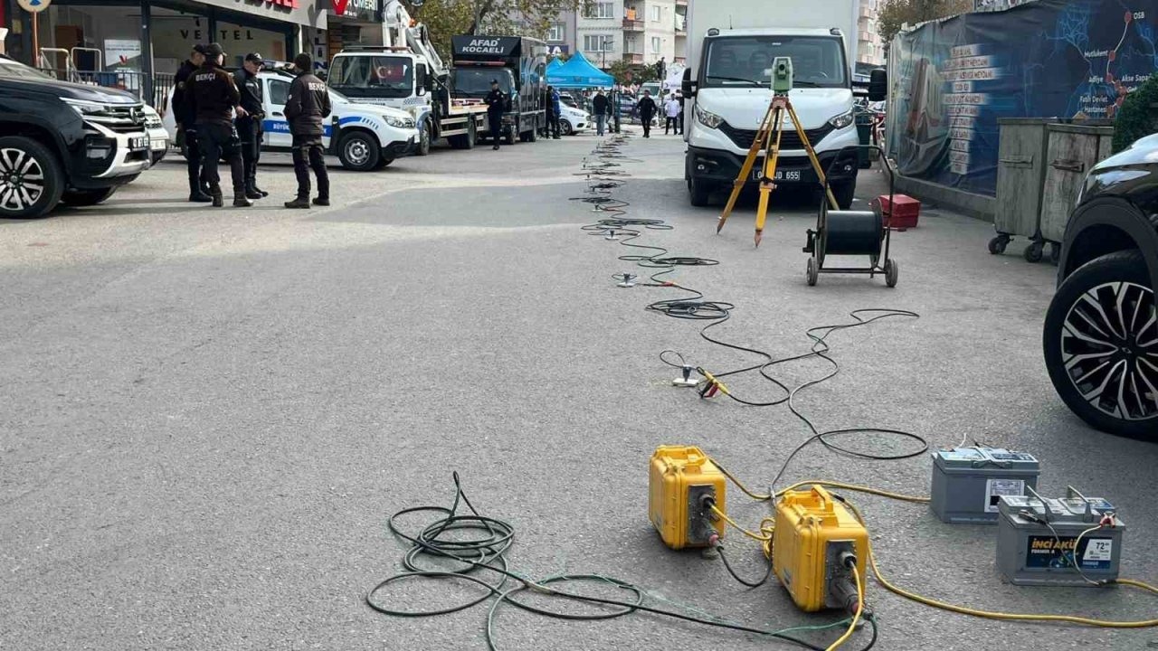 Uzman ekipler, Gebze’de &quot;sismik yansıma&quot; ile yerin metrelerce altını inceliyor