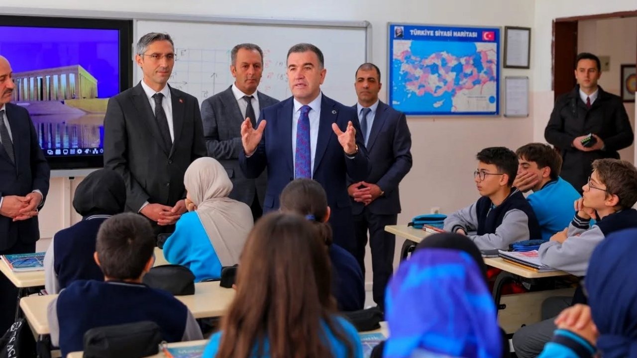 Vali Eldivan’dan gençlere: &quot;Zamanı verimli kullanın&quot;