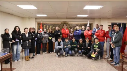 Bakan Yardımcısı Ayhan, Bayburtlu gençleri ağırladı