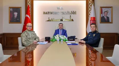 Vali Eldivan, İçişleri Bakanı Yerlikaya başkanlığındaki yeni yıl tedbirleri toplantısına katıldı
