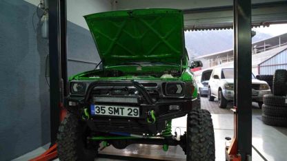 Off-road aracının hava filtresine giren sincaptan fındık sürprizi