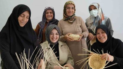 Kanser hastası kadınlar, umutlarını rattan objelere taşıdı