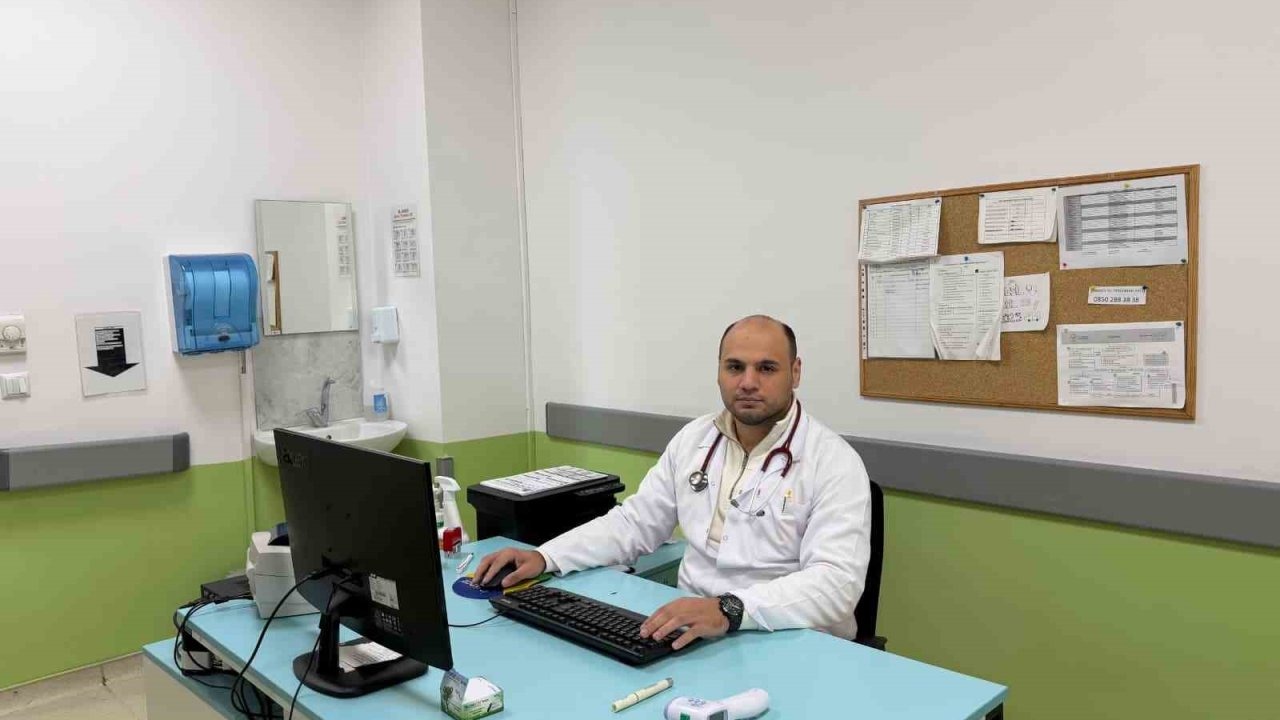 Acil serviste hayat kurtarıyor, dağlarda pedal çeviriyor