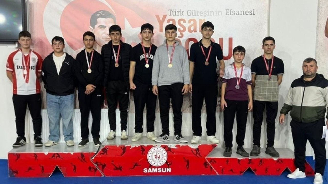 Ayvacık’ta güreş kursu meyvelerini veriyor