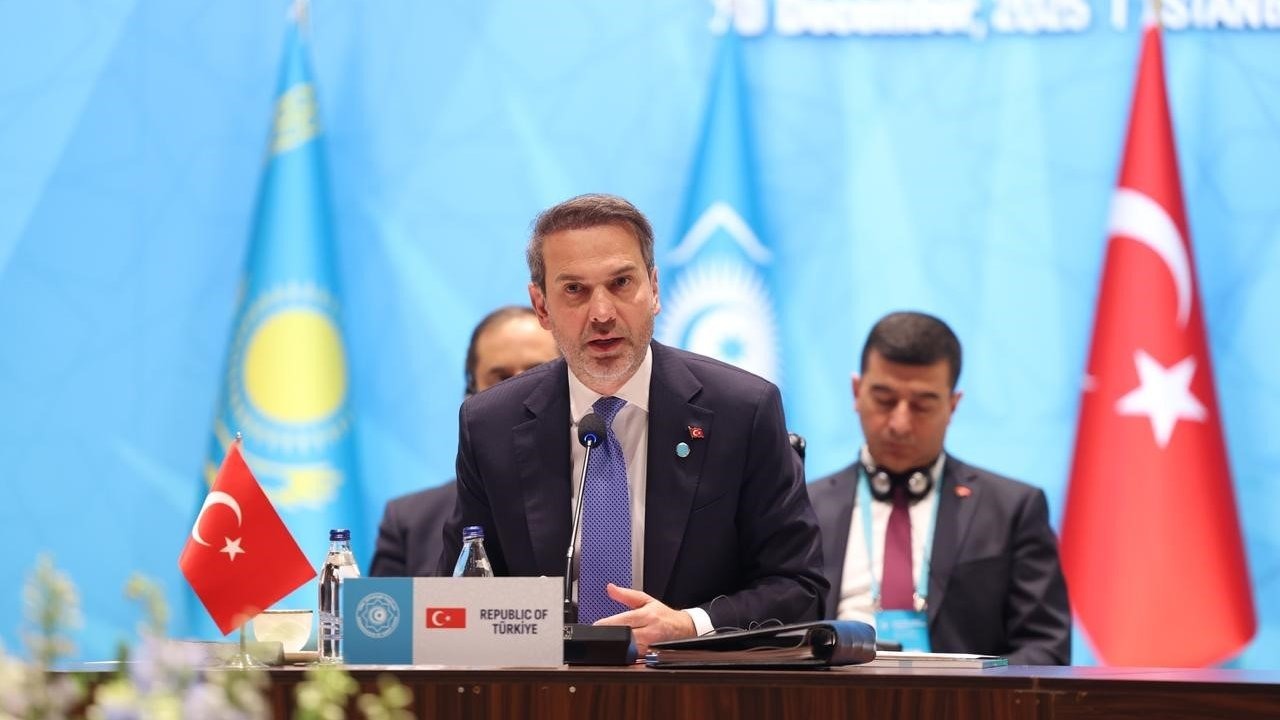 Bakan Bayraktar: &quot;Doğudan batıya ‘yeşil enerji hattı’ çalışmaları başlıyor&quot;