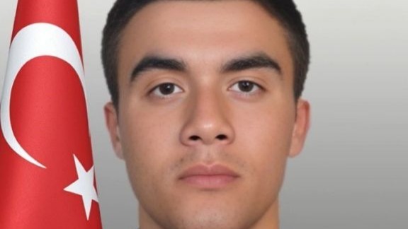 Bakan Yerlikaya: &quot;Kahraman evladımız, tüm müdahalelere rağmen kurtarılamayarak şehit olmuştur&quot;