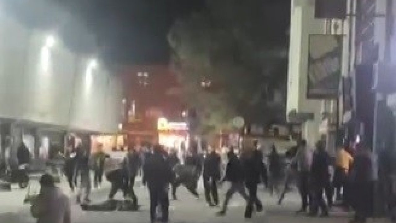 Erzincan’da meydan muharebesini aratmayan kavga: Tabureler havada uçuştu