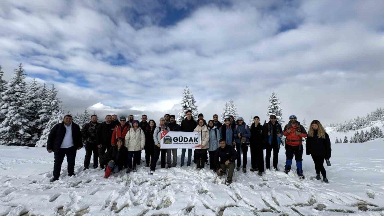 Gümüşhane’de kartpostallık manzara eşliğinde doğa yürüyüşü