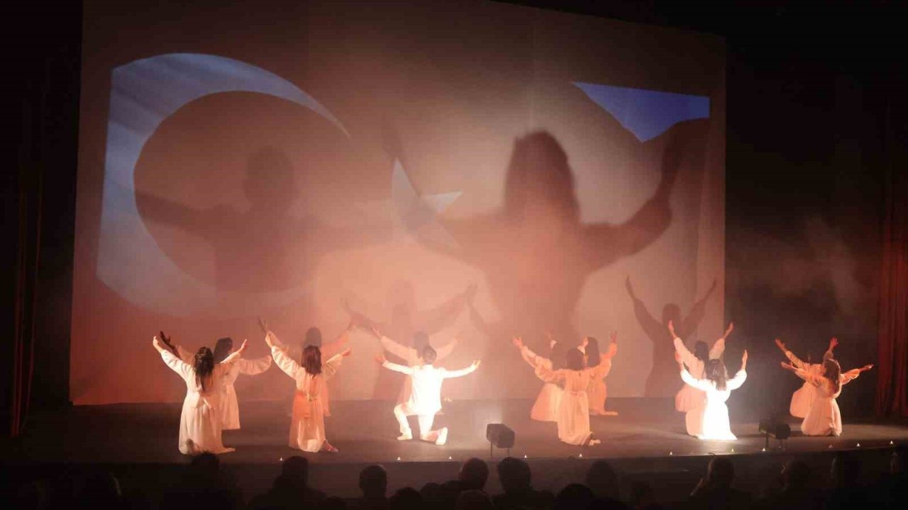 Koruma altındaki çocuklardan duygulandıran performans: "Harman yeri 1915" Erzurum’da sahnelendi