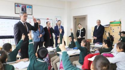 Müdür Kahraman, Gökçedere'de okulları gezdi