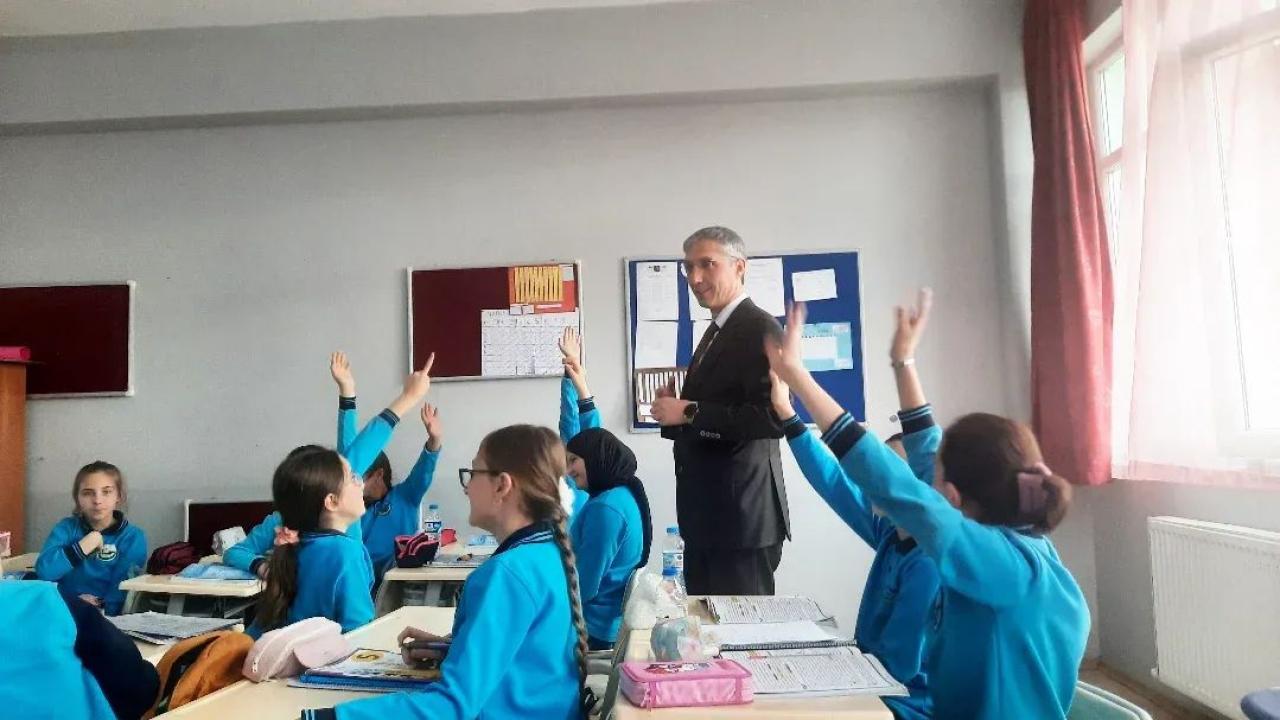 Müdür Kahraman&#039;dan 15 Temmuz Şehitler İHO&#039;ya Ziyaret