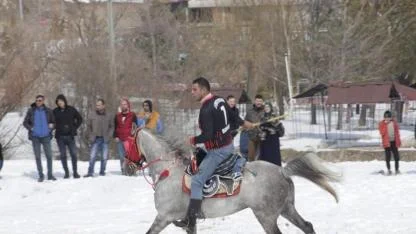 Pazar günü cirit var