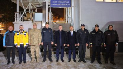 Vali Eldivan yeni yıla görevi başındaki güvenlik güçleriyle girdi