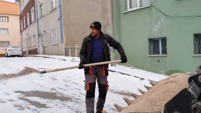 Buzlu yollarda çalışma