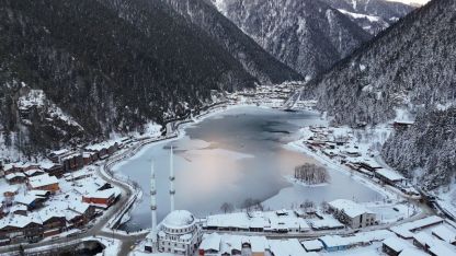 Uzungöl buz tuttu