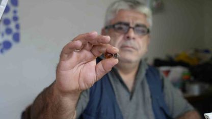 Atölyede keserken fark etti: Kehribar içinde milyon yıllık sır!