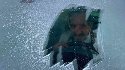 Buzlanan camı zarar vermeden nasıl çözeriz!