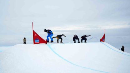 Snowboard’un yıldızları Ergan Dağı’nda buluştu